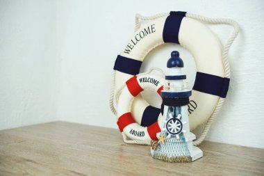 Lifebuoy Yaz İç dekorasyonu ahşap arka planda uzay kopyası ile