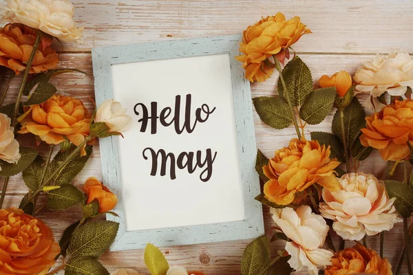 Hallo Mei Typografie Tekst Met Bloem Decodering Houten Achtergrond — Stockfoto