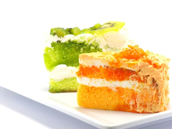 Hausgemachter Kuchen mit Orangen- und Kiwischicht — Stockfoto