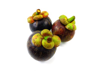 tropikal mangosten meyve beyaz arka planda seçici açık parça üzerinde odaklanmak