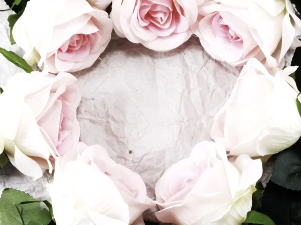 Bela flor de rosas em fundo de textura de papel com filtros de cor e espaço para cópia — Fotografia de Stock