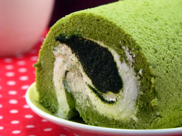 Grüner Tee Kuchen Brötchen — Stockfoto