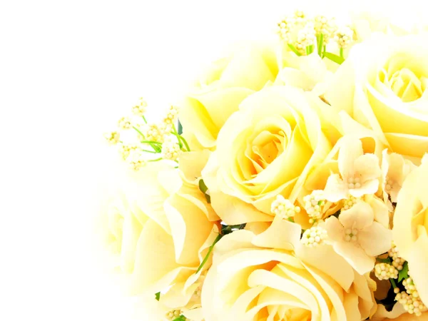 Фальшивые розы пластиковые розы много искусственных цветов — стоковое фото