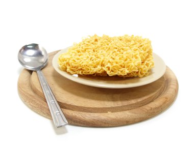 Anlık kafa beyaz arka plan üzerinde pişmemiş