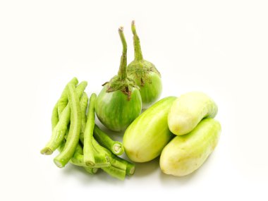 Beyaz zemin üzerine düşen paraları