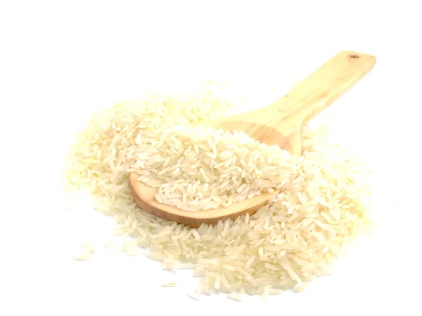 Fechar o arroz isolado no fundo branco — Fotografia de Stock