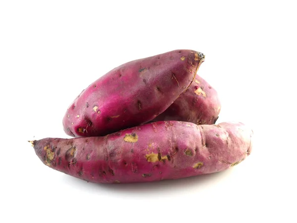 Zoete aardappel geïsoleerd op witte achtergrond — Stockfoto