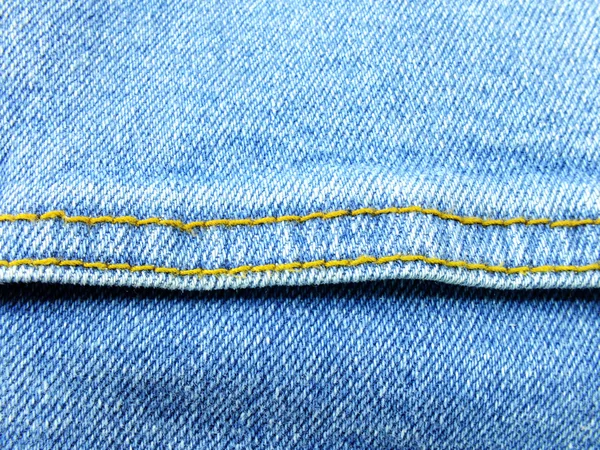 Джинсовые джинсы синего цвета — стоковое фото