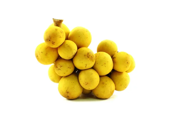Longkon langsat ou lanzones fruta doce no fundo branco — Fotografia de Stock