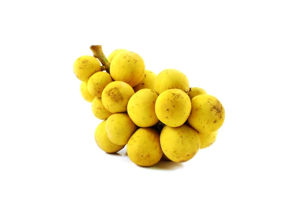 Longkon langsat oder lanzones süße Früchte auf weißem Hintergrund — Stockfoto
