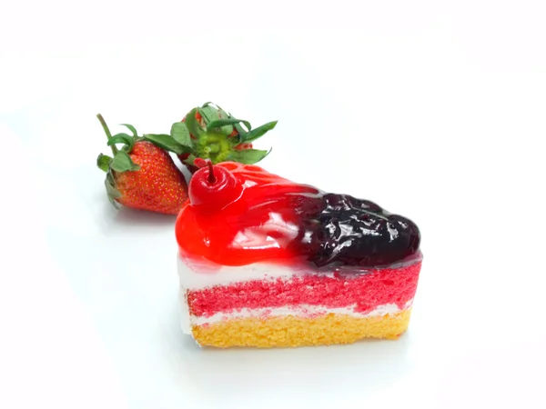 Десертный чизкейк с ягодным соусом — стоковое фото