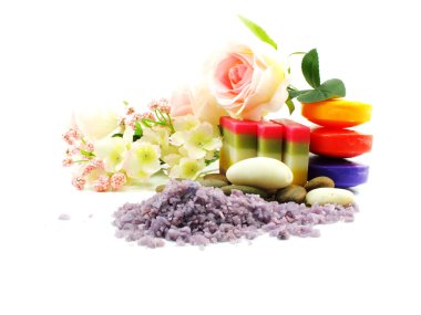 Spa ile deniz tuzu ve karışık meyve sabun kavramı