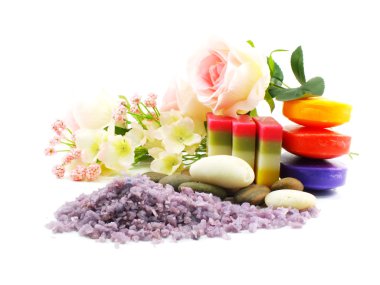 Spa ile deniz tuzu ve karışık meyve sabun kavramı