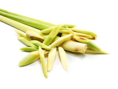 Beyaz arka planda taze limon çimeni