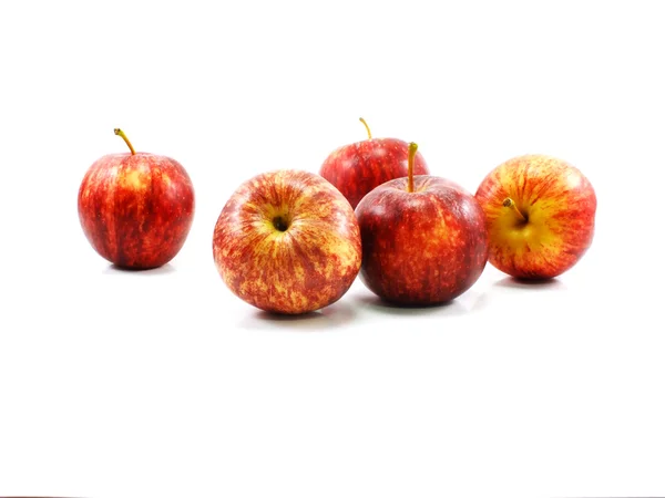 Manzanas rojas aisladas sobre fondo blanco — Foto de Stock