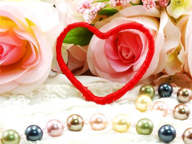 Sevgililer günü kalp ve gül çiçek arka plan kavramı ile