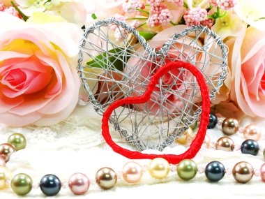 Sevgililer günü kalp ve gül çiçek arka plan kavramı ile