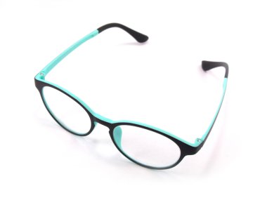 beyaz arkaplanda gözlük izole