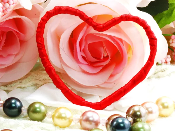 情人节玫瑰花朵背景概念与心 — 图库照片