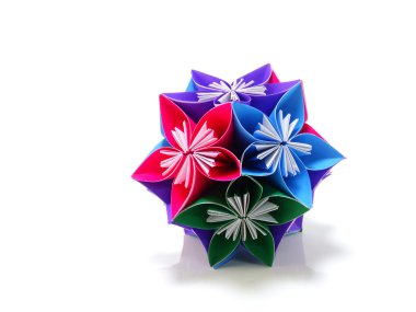 origami renkli çiçekleri beyaz arka plan üzerinde izole