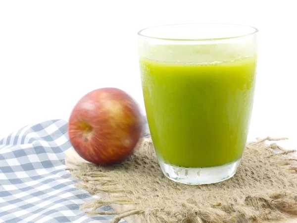 Mélanger les jus tropicaux de fruits dans des verres pour une bonne santé — Photo