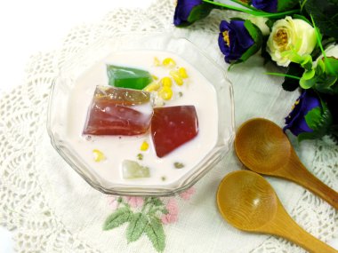 Jöle ve meyve taze süt tofu