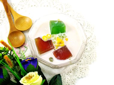 Jöle ve meyve taze süt tofu