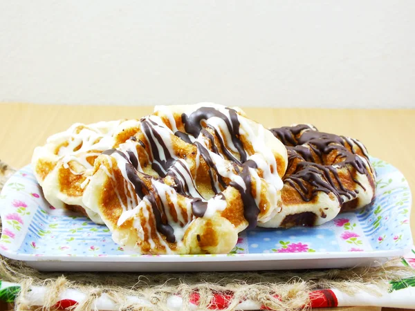 Homemade sweet waffles with dark and white chocolate flavor — Stock Photo, Image