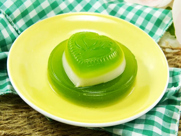 Maison vert pandan et lait de coco gelée coeur doux dessiccateur — Photo