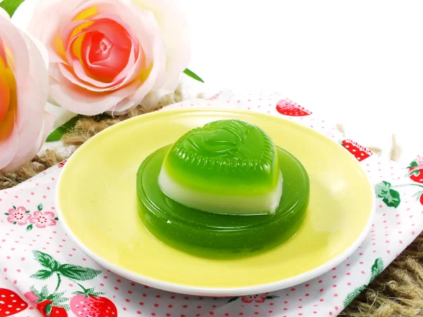 Homemade green pandan and coconut milk jelly heart sweet desser — Stock Photo, Image