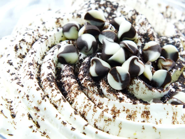 Brown chocolate cupcake with chocolate sprinkles — Stock Photo, Image