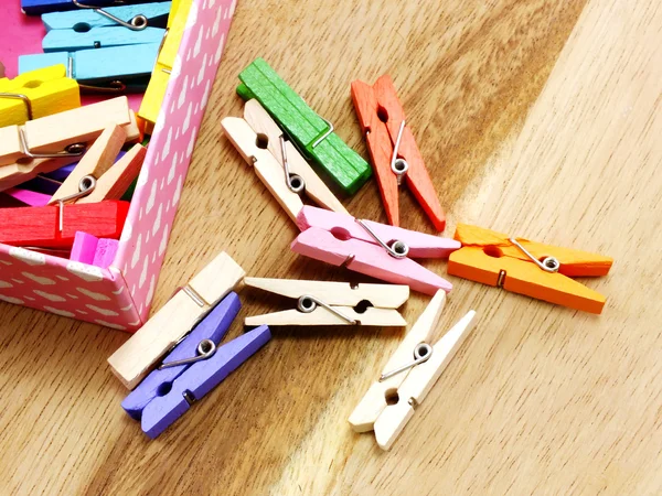 다채로운 나무 clothespins — 스톡 사진