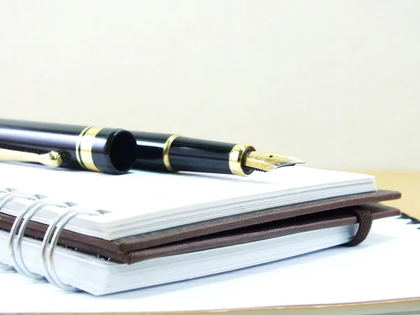Open notebook and pen for writing — Stock Photo, Image