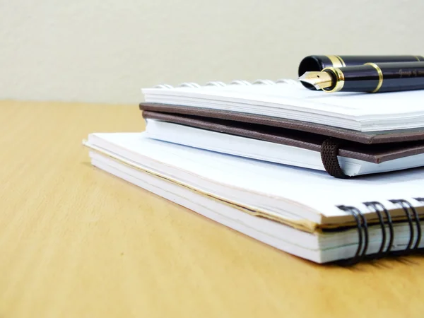 Open notebook and pen for writing — Stock Photo, Image