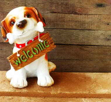 ahşap arka plan natürmort seramik hoş geldiniz köpek