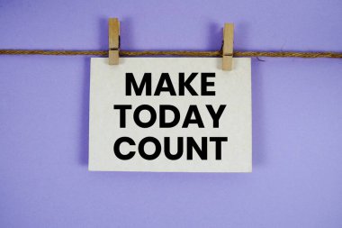 Kağıt kartla yazılmış 