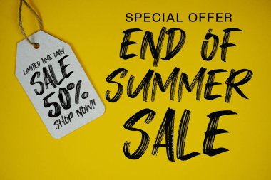 Yaz sezonu indirimli fiyat etiketli özel teklif.% 50 indirimli.