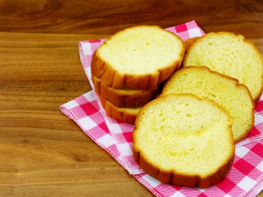 Sarı patates ekmek taze pişmiş ekmek