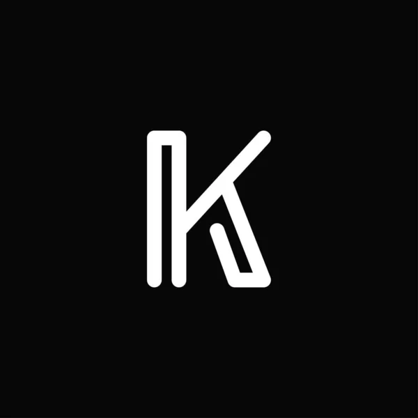 Profesyonel ve modern harf K logosu kalın ana hatlı siyah beyaz monogram. Minimalist ve zarif logo siyah arkaplanda izole edildi