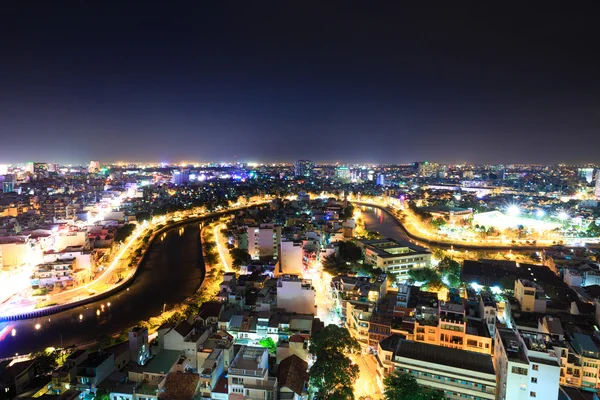 호치민, 베트남-2015 년 7 월 24 일: 인상, 다채로운, 아시아 교통의 역동적인 장면, 동적, 붐비는 도시 거리, 여러 Loc 채널에 가신 — 스톡 사진