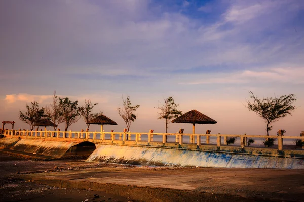 Sur le pont de la mer à Cangio, Vietnam — Photo