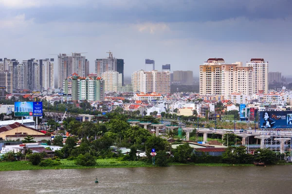 Ho Chi Minh City, Vietnam: July 1, 2015: a luxurious apartment complex built in District 2 Recently, Saigon Ho Chi Minh City, Vietnam — 스톡 사진