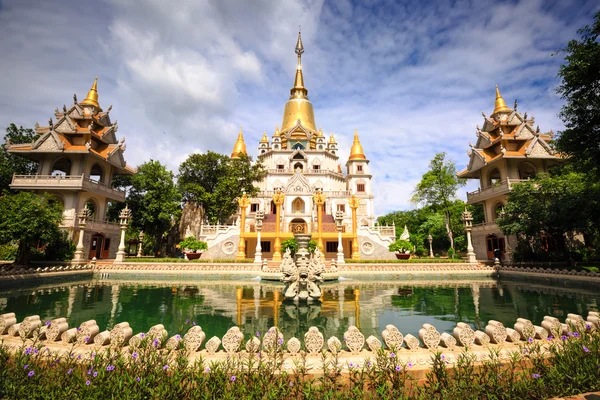 Hochiminh City, Vietnam - 02 thng 7, 2015: Landscape of Buu Long Buddhist temple in Ho Chi Minh City, Vietnam This temple at Long Binh ward t, district 9 in Hochiminh city, Vietnam