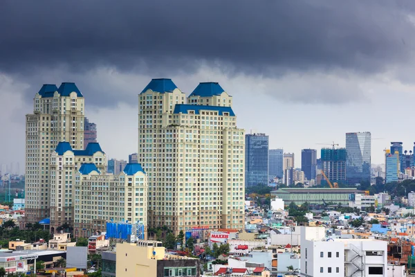 Hochiminh City, Vietnam - June 21, 2015: view of apartment buildings being built in the city of Ho Chi Minh City, Vietnam — 스톡 사진