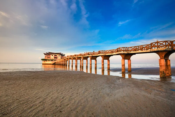 Cangio, ho chi minh city, Vietnam - 28. Juni 2015 - eine Villa am Strand im Ferienort Can gio, ho chi minh city, Vietnam — Stockfoto