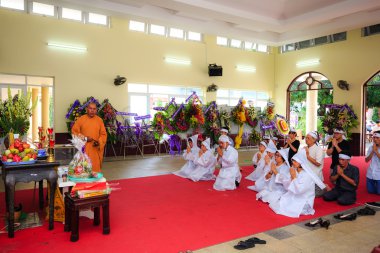 Hochiminh şehir Vietnam 12 Haziran 2015 yılında Asya Budizm son dinlenme yeri merhum için almak için cenaze töreni geleneği