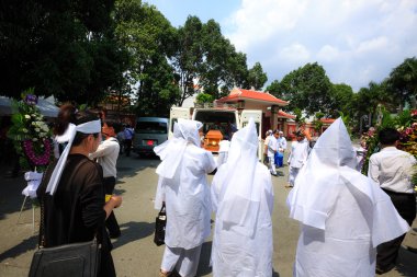 Hochiminh şehir Vietnam 12 Haziran 2015 yılında Asya Budizm son dinlenme yeri merhum için almak için cenaze töreni geleneği