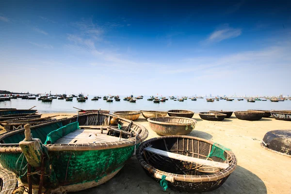 South Beach tekne Danang sepet sabah erken çizgiler içinde