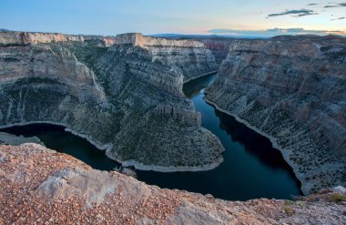 Şeytan Kanyonu Montana 'daki Bighorn Kanyonu' na bakıyor..