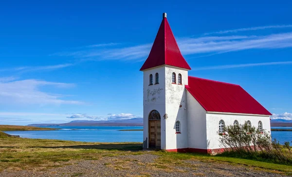 Prestsbakki - İzlanda kıyısında küçük bir kilise.